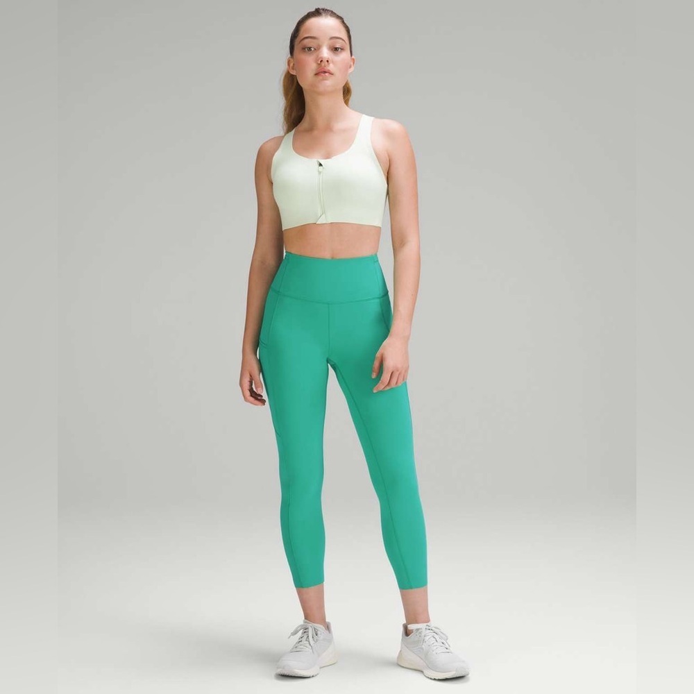 Lululemon Fast and Free 25” High-Rise leggings in Kelly Green size 2